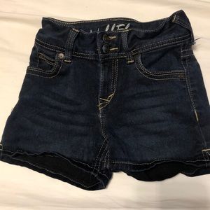 Stretchy wallflower denim shorts.